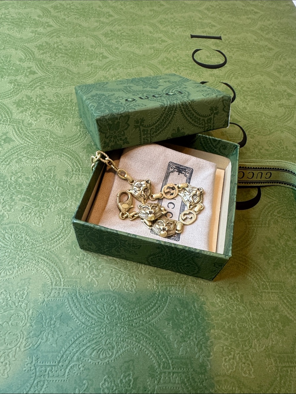 Gucci Silver Wolf Head and Logo Link Bracelet - Picture 8 of 8